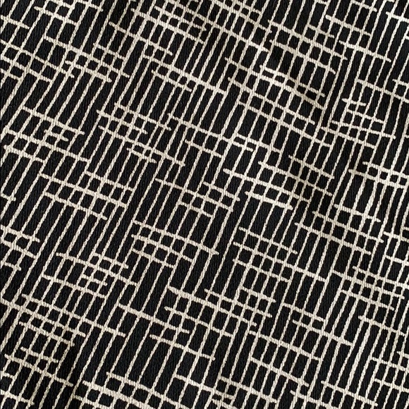 Black & cream geometric pattern pencil skirt - Picture 2 of 8